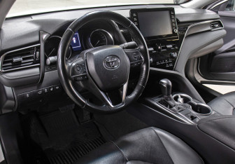 Подержанный автомобиль Toyota Camry Sedan 2021 года (16 фото)