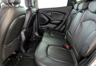 Подержанный автомобиль Hyundai ix35 2015 года (12 фото)