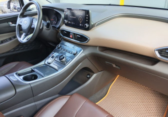 Подержанный автомобиль Hyundai Santa Fe 2022 года (11 фото)