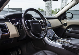 Подержанный автомобиль Land Rover Range Rover Sport 2018 года (9 фото)