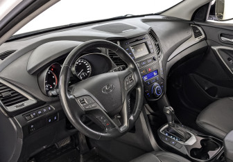 Подержанный автомобиль Hyundai Santa Fe 2018 года (15 фото)