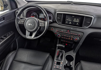 Подержанный автомобиль Kia Sportage 2018 года (30 фото)