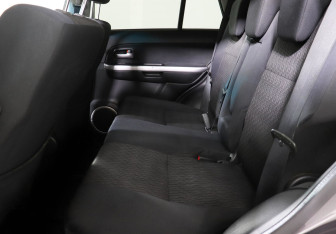 Подержанный автомобиль Suzuki Grand Vitara 2013 года (10 фото)