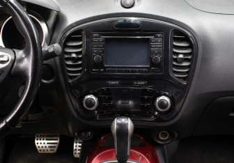 Подержанный автомобиль Nissan Juke 2011 года (14 фото)