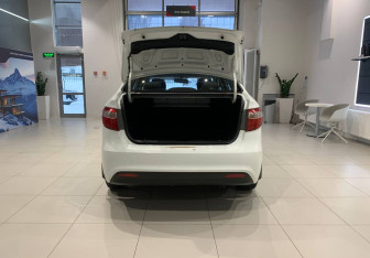 Подержанный автомобиль Kia Rio Sedan 2013 года (7 фото)
