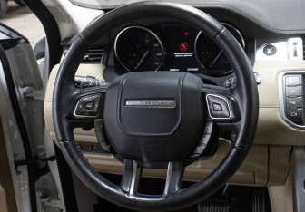 Подержанный автомобиль Land Rover Range Rover Evoque 2017 года (17 фото)