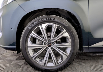 Подержанный автомобиль Exeed VX 2023 года (18 фото)