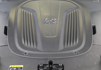 Подержанный автомобиль Hongqi E-HS9 2022 года (9 фото)