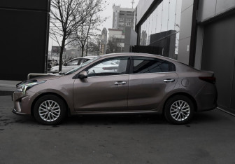 Подержанный автомобиль Kia Rio Sedan 2021 года (8 фото)