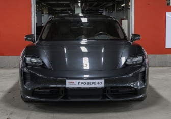Подержанный автомобиль Porsche Taycan 2021 года (2 фото)