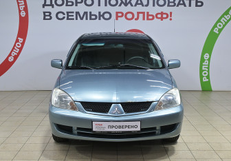 Подержанный автомобиль Mitsubishi Lancer Sedan 2005 года (2 фото)