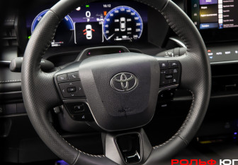 Подержанный автомобиль Toyota Camry Sedan 2024 года (12 фото)