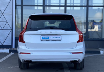 Подержанный автомобиль Volvo XC90 2017 года (6 фото)