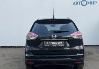 Подержанный автомобиль Nissan X-Trail 2015 года (7 фото)