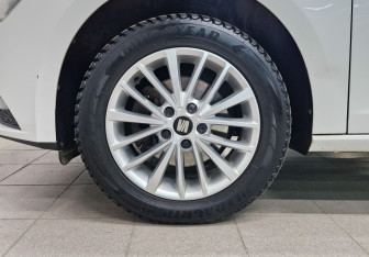 Подержанный автомобиль SEAT Leon Hatchback 2013 года (12 фото)