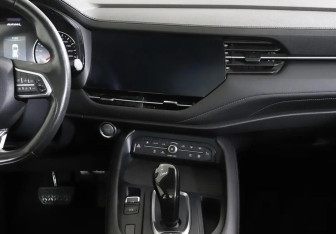 Подержанный автомобиль Haval F7 2022 года (8 фото)