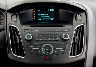 Подержанный автомобиль Ford Focus Hatchback 2018 года (15 фото)