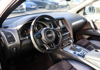 Подержанный автомобиль Audi Q7 2012 года (7 фото)