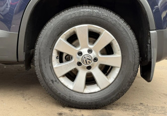Подержанный автомобиль Volkswagen Tiguan 2012 года (13 фото)