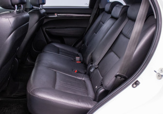 Подержанный автомобиль Kia Sorento 2013 года (11 фото)