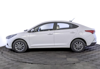 Подержанный автомобиль Hyundai Solaris Sedan 2022 года (8 фото)