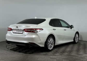 Подержанный автомобиль Toyota Camry Sedan 2019 года (5 фото)
