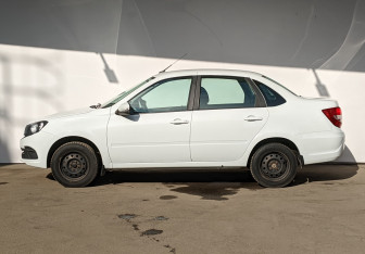 Подержанный автомобиль LADA (ВАЗ) Granta Sedan 2022 года (15 фото)