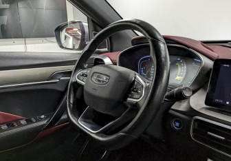 Подержанный автомобиль Geely Coolray 2023 года (24 фото)