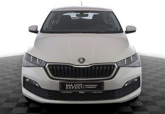 Подержанный автомобиль Skoda Rapid Liftback 2021 года (2 фото)