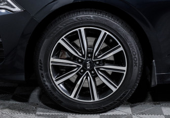 Подержанный автомобиль Kia K5 2021 года (15 фото)