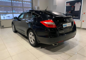 Подержанный автомобиль Honda Crosstour 2012 года (6 фото)