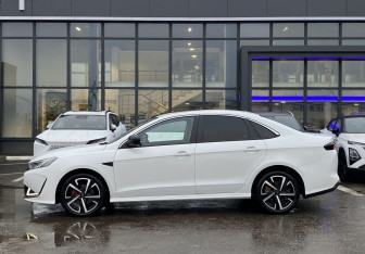 Подержанный автомобиль Kaiyi E5 2023 года (8 фото)