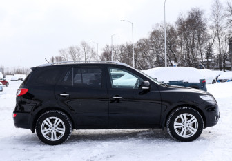 Подержанный автомобиль Hyundai Santa Fe 2011 года (4 фото)
