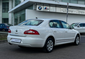 Подержанный автомобиль Skoda Superb Liftback 2013 года (5 фото)