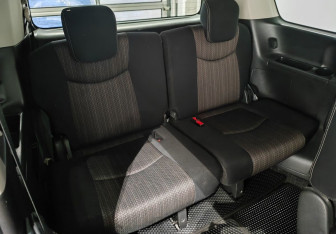 Подержанный автомобиль Nissan Serena Minivan 2014 года (12 фото)