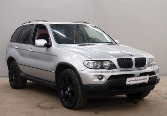 Подержанный автомобиль BMW X5 2003 года (3 фото)