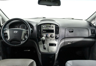 Подержанный автомобиль Hyundai Grand Starex 2008 года (6 фото)