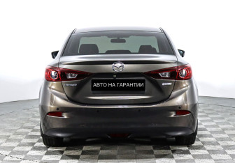 Подержанный автомобиль Mazda 3 Sedan 2015 года (6 фото)