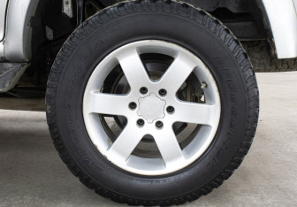 Подержанный автомобиль Mitsubishi Pajero Sport 2003 года (25 фото)