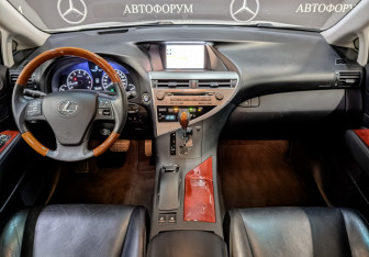 Подержанный автомобиль Lexus RX 2011 года (14 фото)