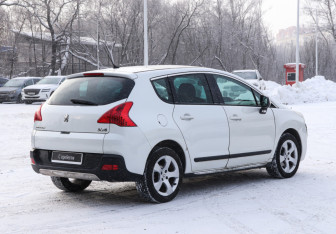 Подержанный автомобиль Peugeot 3008 2012 года (5 фото)