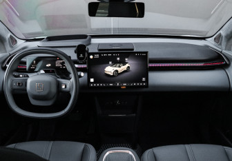 Подержанный автомобиль Zeekr X 2023 года (17 фото)