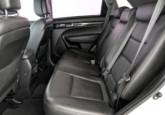 Подержанный автомобиль Kia Sorento 2019 года (18 фото)