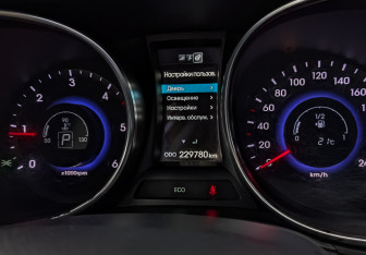 Подержанный автомобиль Hyundai Santa Fe 2012 года (16 фото)