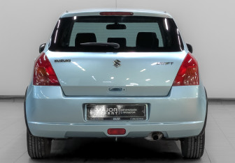 Подержанный автомобиль Suzuki Swift Hatchback 2007 года (6 фото)