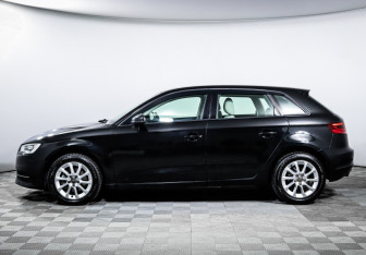 Подержанный автомобиль Audi A3 Hatchback 2014 года (8 фото)