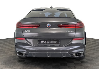 Подержанный автомобиль BMW X6 2023 года (6 фото)