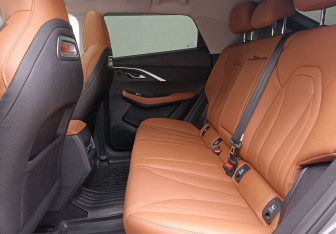 Подержанный автомобиль Omoda C5 2023 года (12 фото)