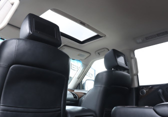 Подержанный автомобиль Infiniti QX56 2011 года (24 фото)