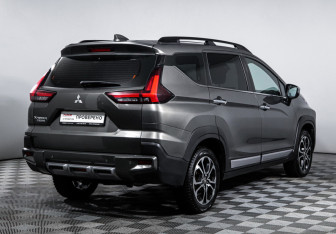Подержанный автомобиль Mitsubishi Xpander 2023 года (5 фото)